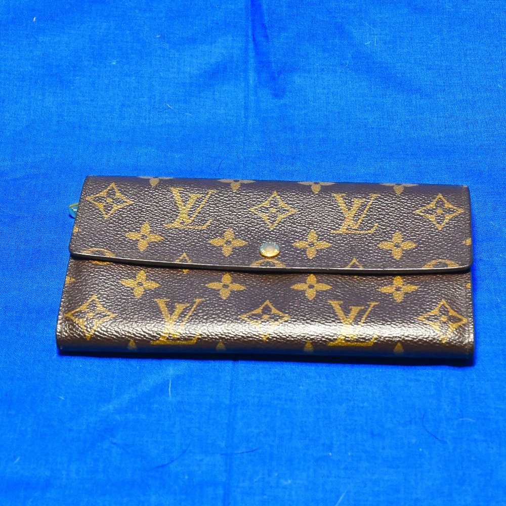Louis Vuitton Sarah Wallet